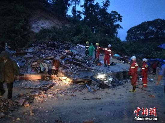 广西暴雨已致6人遇难 柳州多地交通中断道路塌方